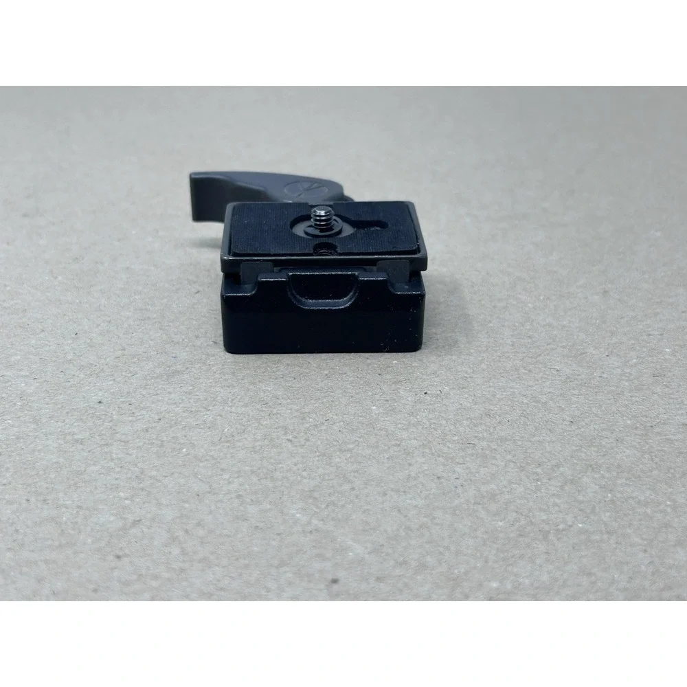 Manfrotto 323 RC2 System Quick Release Adapter with Plate